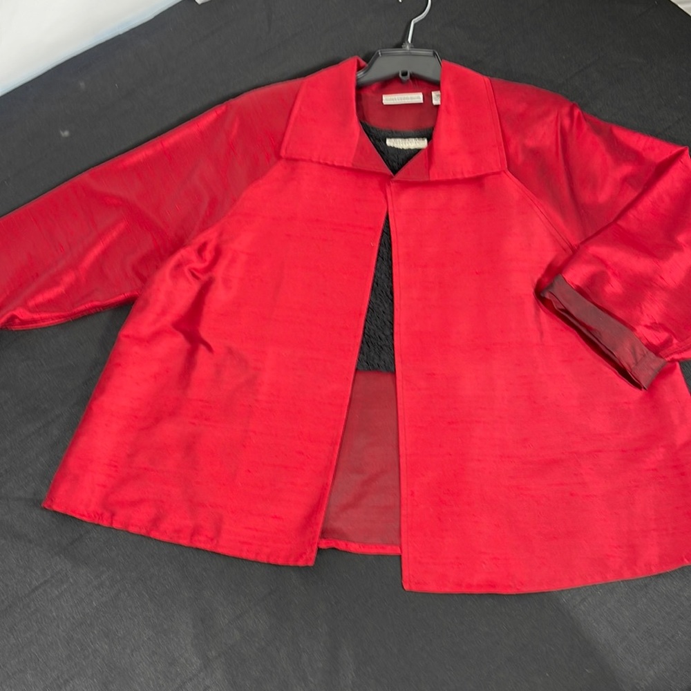 Valerie Stevens Petite Collection 100% silk Komona style with 3/4 sleeves